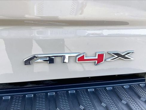 Used 2022 GMC Sierra 1500 AT4X AWD/4WD image 10