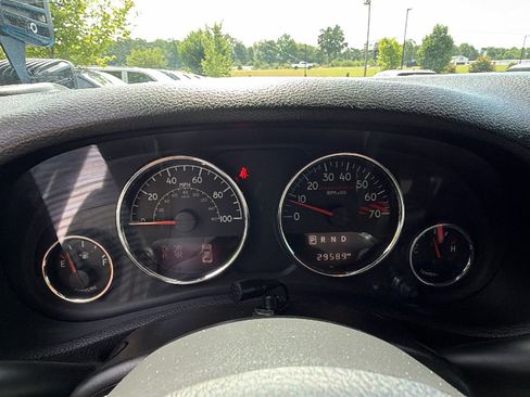 Used 2016 Jeep Wrangler Unlimited Rubicon AWD/4WD image 30