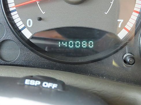 Used 2006 Jeep Liberty Sport AWD/4WD image 16