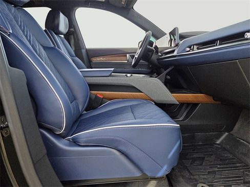 New 2026 Cadillac Vistiq Premium Luxury w/ LPO, Floor Liner Package image 14