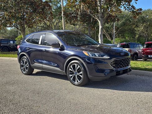 Certified 2021 Ford Escape SE w/ SE Sport Appearance Package image 2