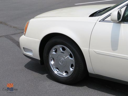 Used 2002 Cadillac De Ville DHS w/ Safety/Security Pkg FWD image 14