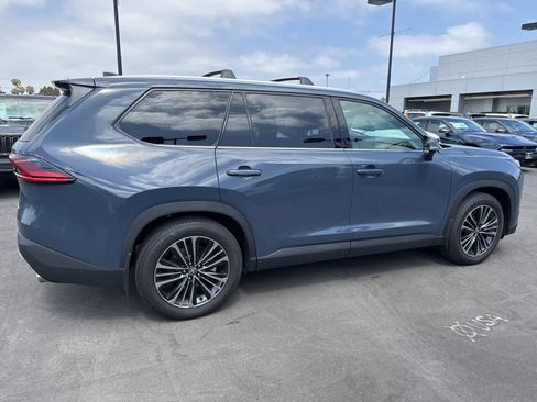 Used 2025 Toyota Grand Highlander AWD Hybrid image 15