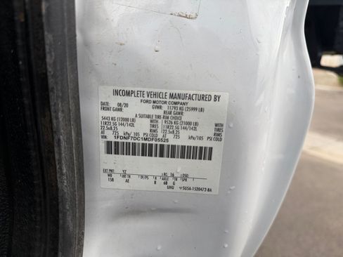 Used 2021 Ford F750 2WD Regular Cab Super Duty image 33