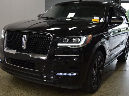 Certified 2022 Lincoln Navigator Reserve AWD/4WD image 1