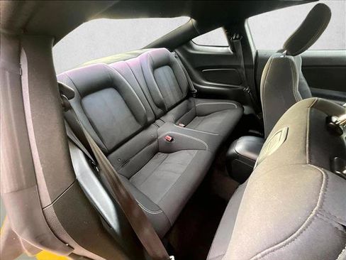Used 2018 Ford Mustang Coupe RWD image 26