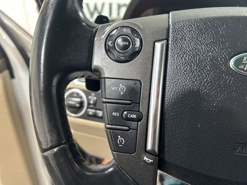 Used 2016 Land Rover LR4 HSE image 24