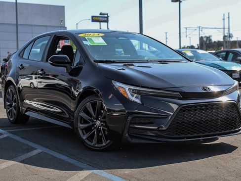 Used 2024 Toyota Corolla SE FWD image 1