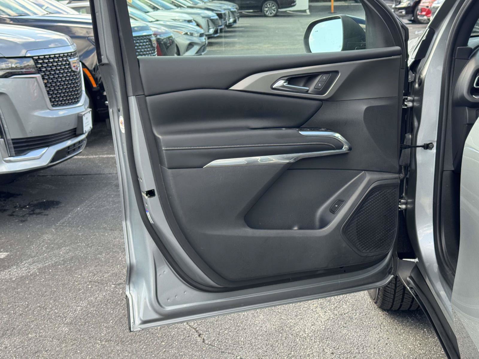 Used 2025 Chevrolet Traverse LT w/ Driver Confidence Package FWD image 19