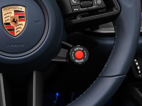 Used 2025 Porsche 911 Carrera image 41