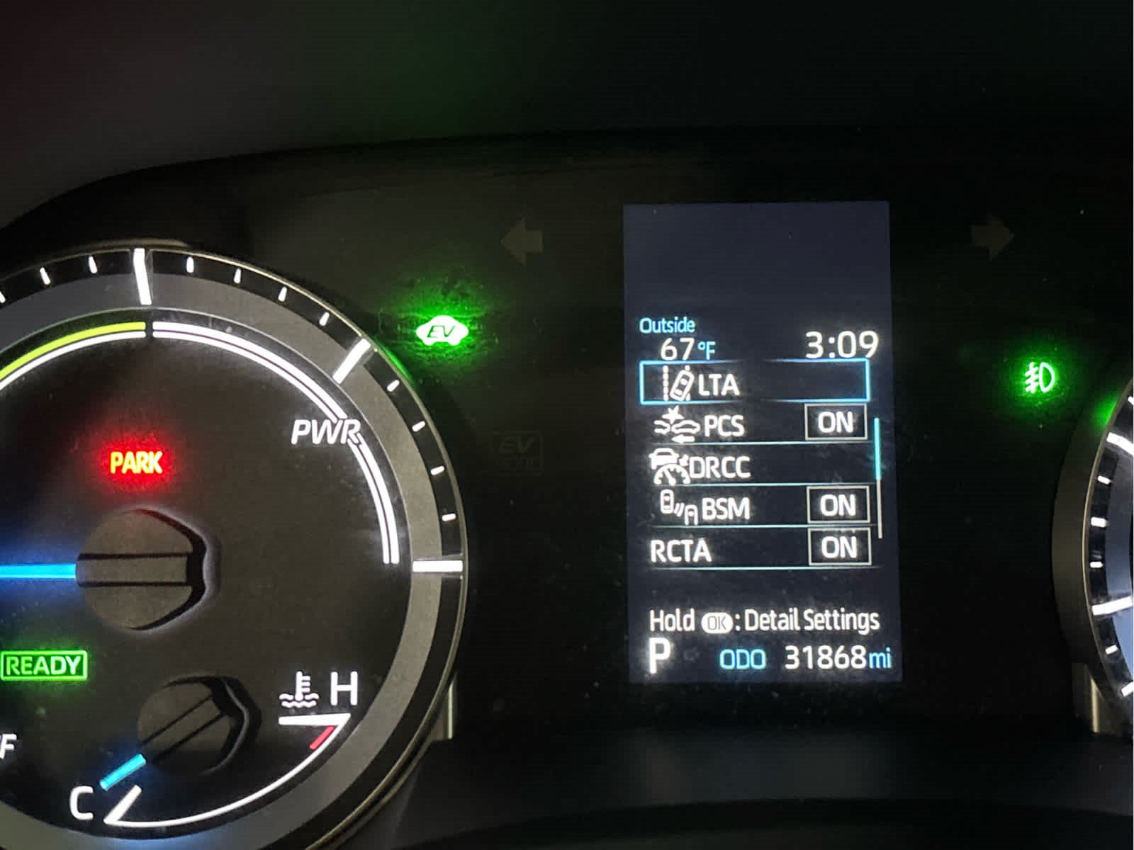 Used 2022 Toyota Highlander LE AWD/4WD image 9