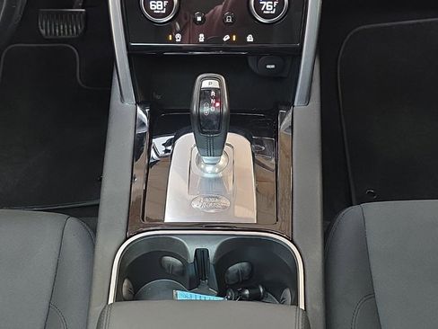 Used 2020 Land Rover Discovery Sport image 24