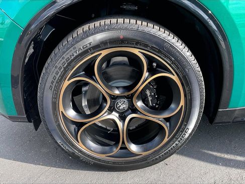 New 2025 Alfa Romeo Stelvio Sprint image 12