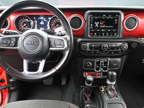 Used 2022 Jeep Wrangler Unlimited Rubicon AWD/4WD image 21