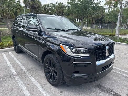 Used 2022 Lincoln Navigator L Reserve image 4