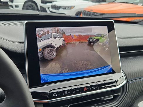 New 2026 Jeep Compass Limited image 24