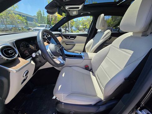 Used 2024 Mercedes-Benz GLC 300 4MATIC image 20