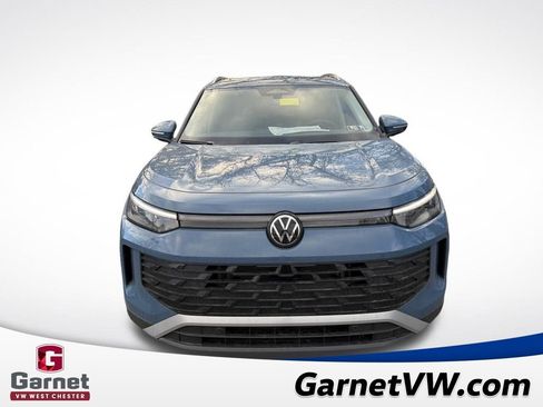 New 2025 Volkswagen Tiguan SE image 8