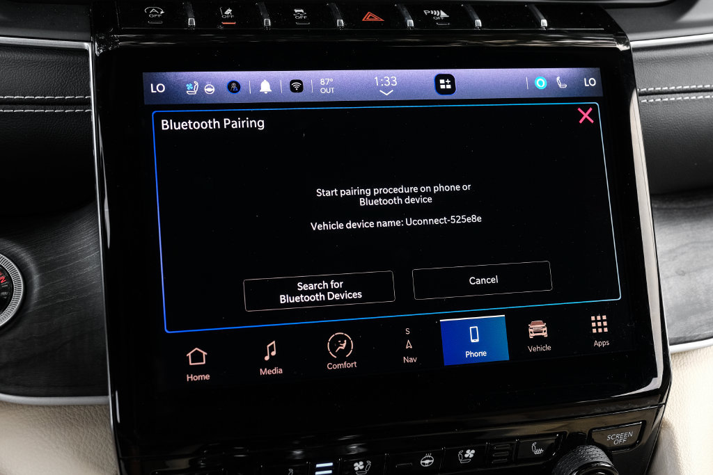 Used 2023 Jeep Grand Cherokee L Limited w/ Luxury Tech Group II AWD/4WD image 43
