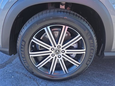 Certified 2025 Mercedes-Benz GLE 450 4MATIC image 9
