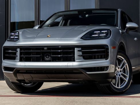 Certified 2026 Porsche Cayenne Coupe image 7