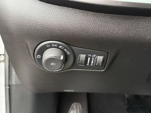 Used 2025 Jeep Compass Limited AWD/4WD image 21