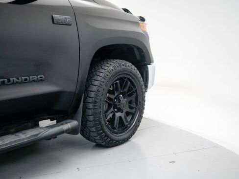 Used 2021 Toyota Tundra SR5 w/ SR5 Upgrade Package AWD/4WD image 12