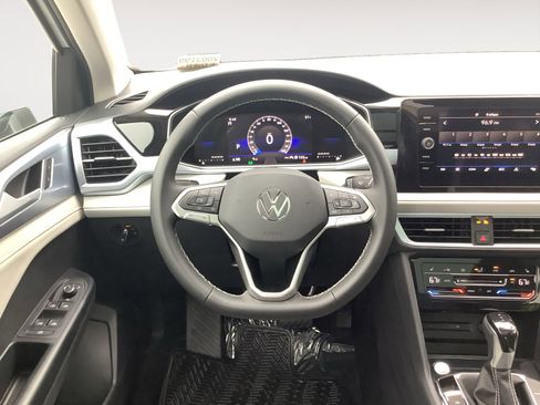 New 2026 Volkswagen Taos SE image 15