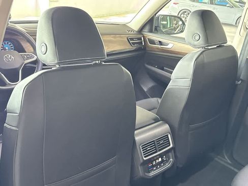 Used 2026 Volkswagen Atlas SE FWD image 23