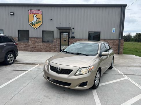 Used 2010 Toyota Corolla FWD image 3