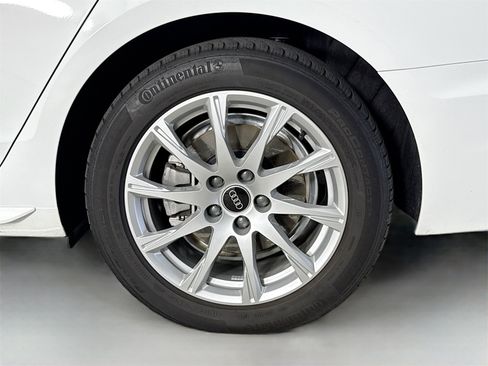 Certified 2022 Audi A4 2.0T Premium w/ Convenience Package image 31