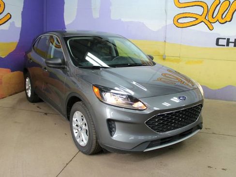 Used 2022 Ford Escape SE AWD/4WD image 2
