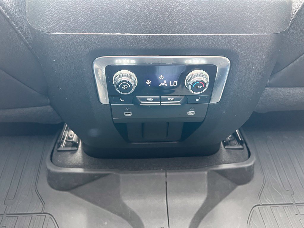 Used 2023 GMC Yukon AT4 w/ AT4 Premium Package AWD/4WD image 25