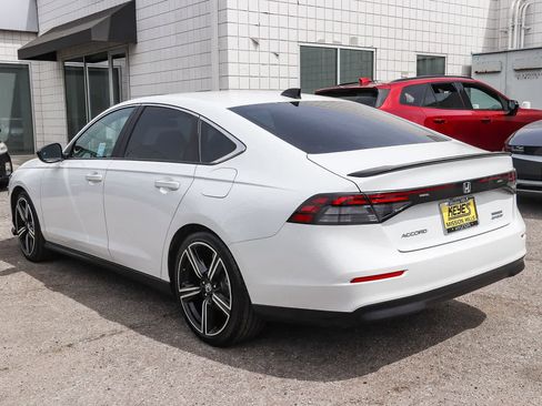 Used 2024 Honda Accord Sport image 2