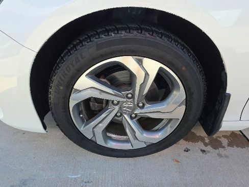 Used 2018 Honda Accord EX-L image 10