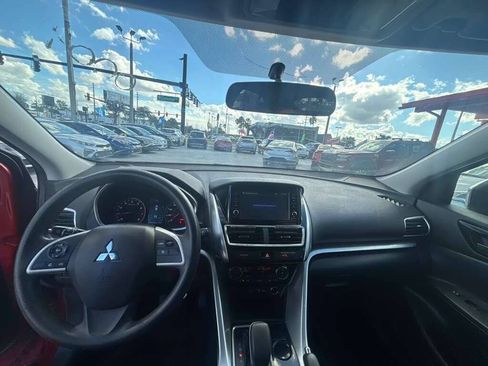 Used 2020 Mitsubishi Eclipse Cross ES FWD image 2