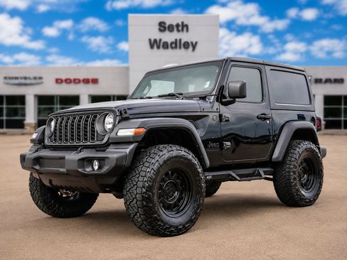 Used 2025 Jeep Wrangler Sport AWD/4WD image 3