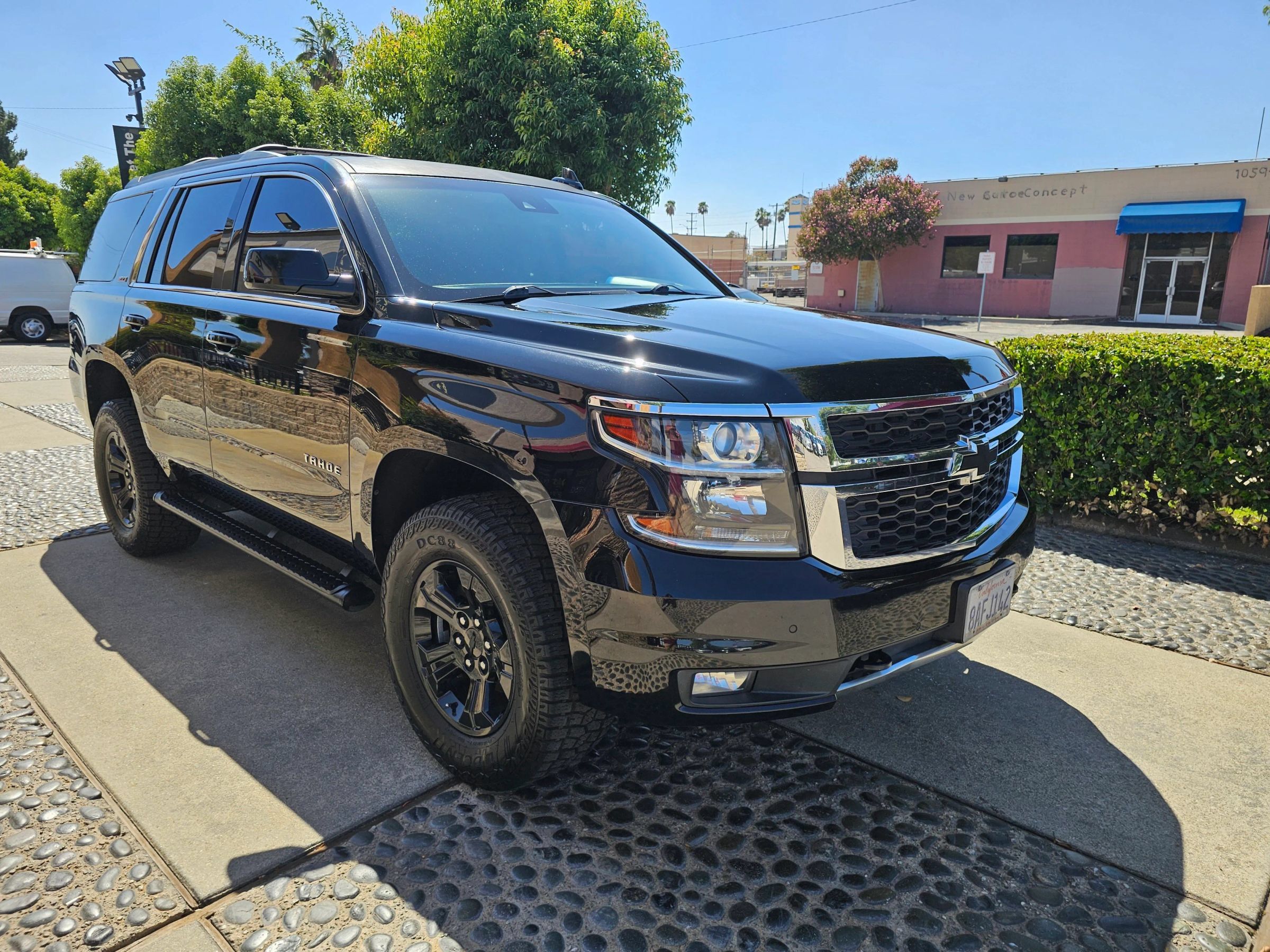 Used 2018 Chevrolet Tahoe LT AWD/4WD image 3