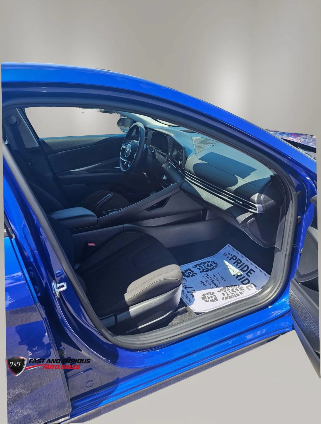 Used 2023 Hyundai Elantra SEL w/ Preferred Accessory Package FWD image 8