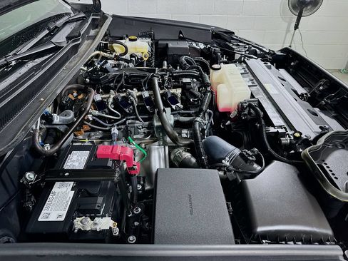 Certified 2025 Toyota Tacoma SR5 AWD/4WD image 23