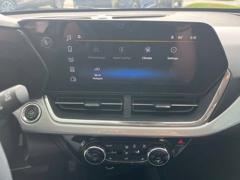 Used 2025 Chevrolet Trax LT w/ Driver Confidence Package FWD image 22