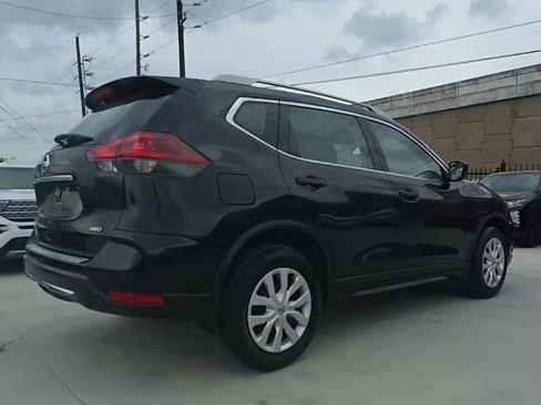 Used 2018 Nissan Rogue S AWD/4WD image 2