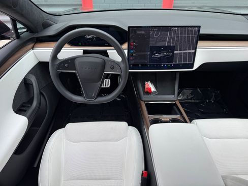 Used 2024 Tesla Model S AWD/4WD image 21