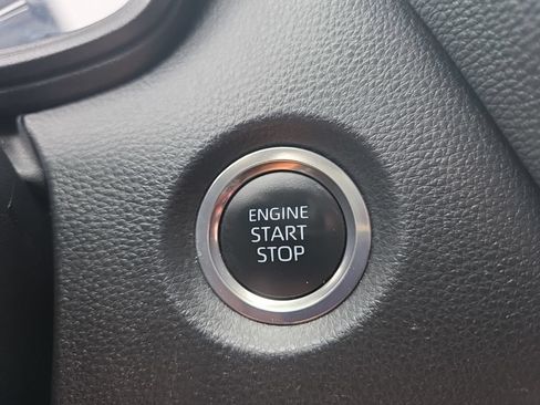 Used 2025 Toyota Corolla SE FWD image 21