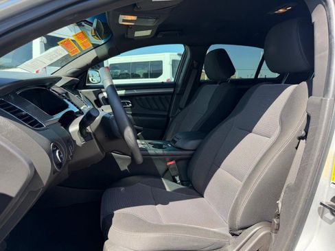 Used 2019 Ford Taurus SEL w/ Equipment Group 201A FWD image 19