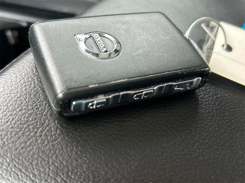 Used 2022 Volvo S60 B5 Inscription image 33