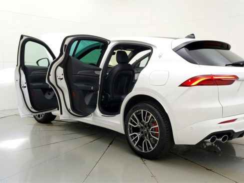 Used 2024 Maserati Grecale GT image 40