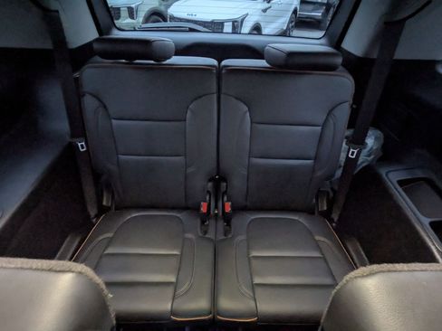 Used 2023 GMC Acadia AT4 w/ Preferred Package image 9