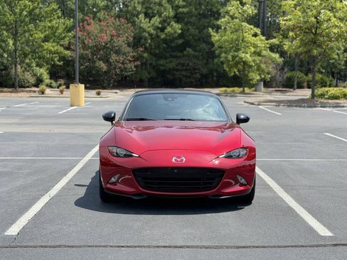 Used 2020 MAZDA MX-5 Miata Sport RWD image 2