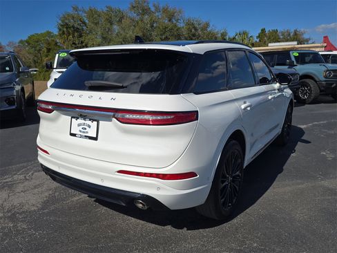 Used 2023 Lincoln Corsair Reserve w/ Equipment Group 202A image 4